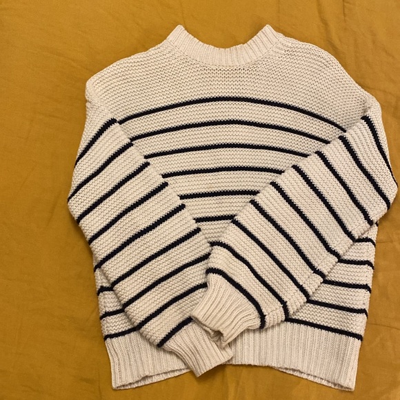 Alex Mill Button-Back Crewneck Sweater in Stripe - Picture 4 of 11